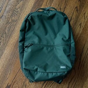 B23 Lululemon Athletica Unisex Forest Green Backpack Like New